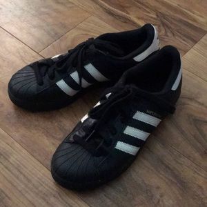 Adidas Black SuperStar size 5 1/2